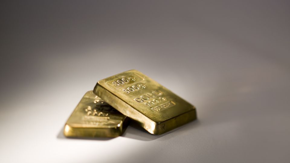 Leveraging Gold Savings Services to Mitigate Risks and Boost Returns